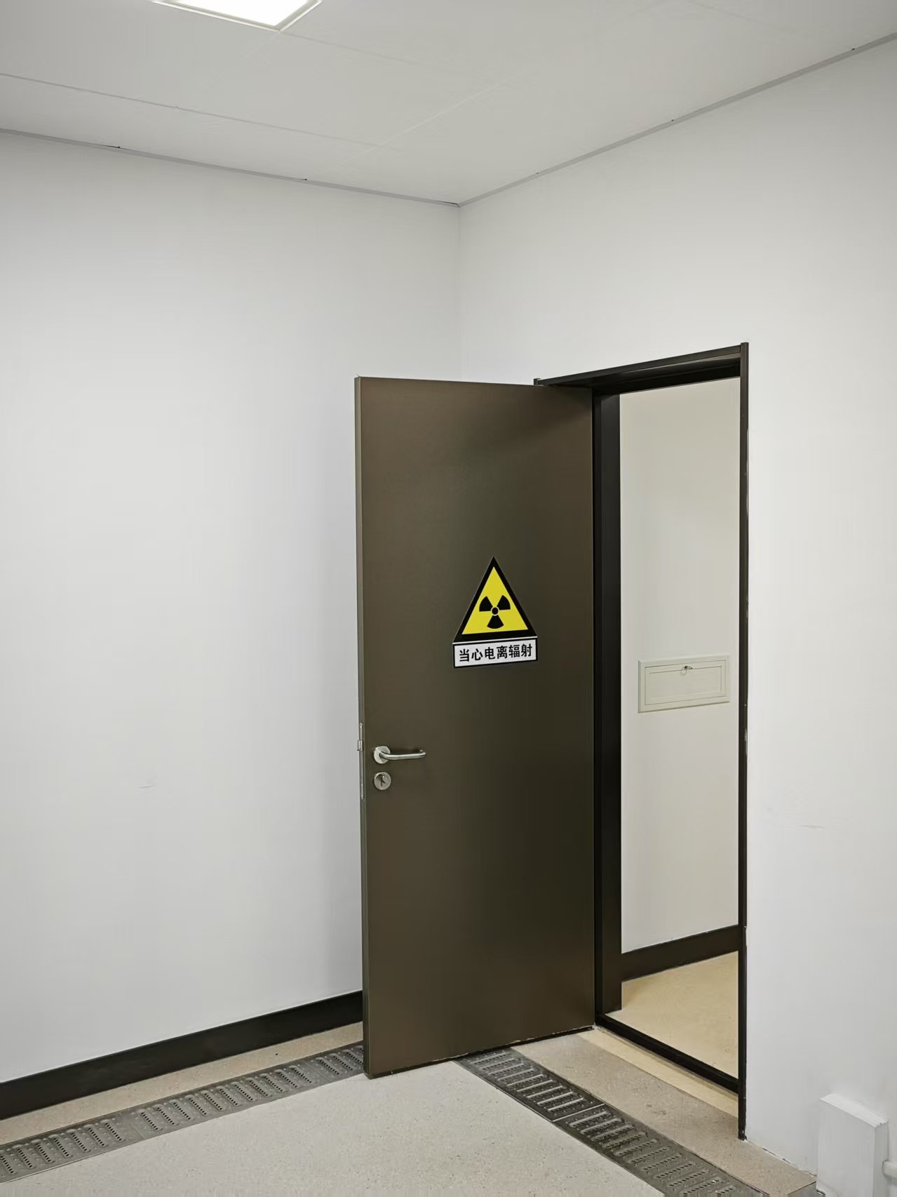 郑州CT室手动单开防护铅门
